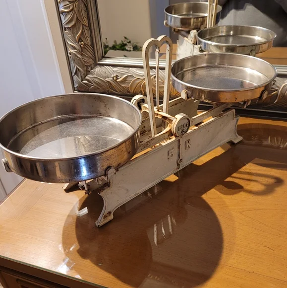 Antique ESKA 5k cast iron scale and brass weights. - Picture 2 of 16